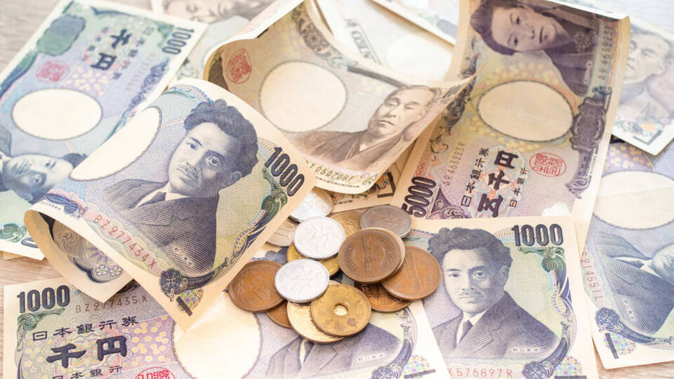 Yen slump to a five-year low against USD